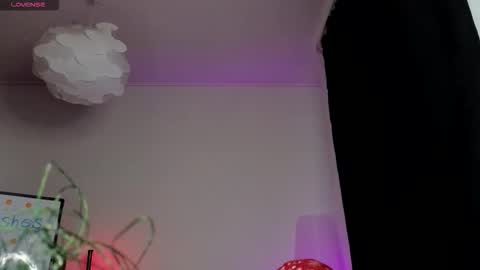 Snapshot of dragon_ink chatting on 01/06/26, 06:28 Lisbeth Salander online show from 01/06/26, 06:28