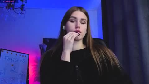 Snapshot of dragon_ink chatting on 03/01/26, 05:20 Lisbeth Salander online show from 03/01/26, 05:20