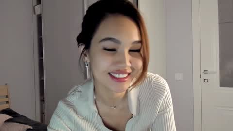 Airi online show from 12/09/24, 03:33