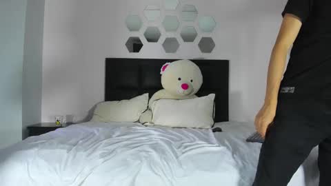 Drake and Zara online show from 11/06/25, 12:17