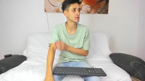 Drake and Zara online show from 12/18/25, 12:11