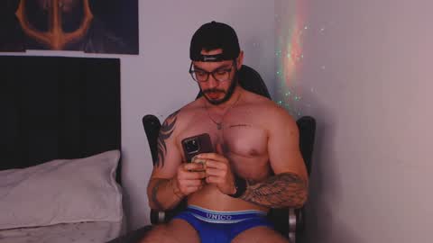 Snapshot of drake_cole11 chatting on 12/06/24, 12:02 drake_cole11 online show from 12/06/24, 12:02