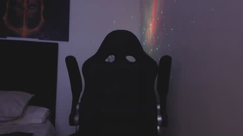 Snapshot of drake_cole11 chatting on 12/23/24, 02:50 drake_cole11 online show from 12/23/24, 02:50