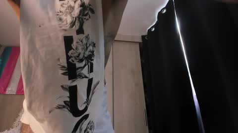 Snapshot of drake_jackson11 chatting on 02/25/25, 01:17 drake jackson11 online show from 02/25/25, 01:17