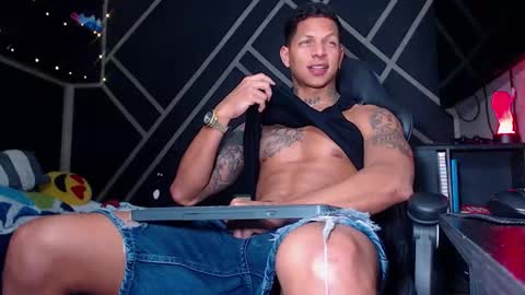 Drake online show from 11/04/25, 06:23