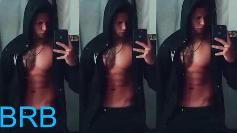 Snapshot of drake_jhonson08 chatting on 12/15/25, 05:34 Drake online show from 12/15/25, 05:34