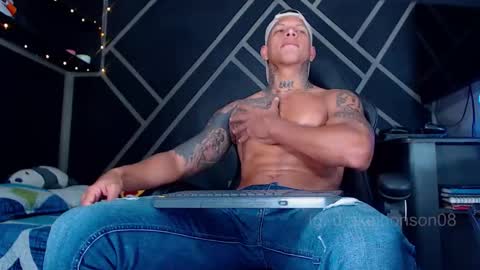 Snapshot of drake_jhonson08 chatting on 01/12/26, 04:50 Drake online show from 01/12/26, 04:50