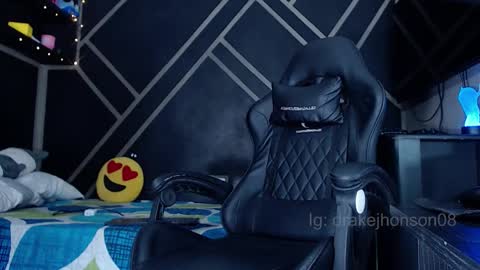 Snapshot of drake_jhonson08 chatting on 02/23/26, 04:43 Drake online show from 02/23/26, 04:43