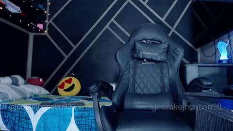 Snapshot of drake_jhonson08 chatting on 03/05/26, 04:30 Drake online show from 03/05/26, 04:30