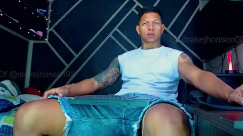 Snapshot of drake_jhonson08 chatting on 03/16/26, 01:33 Drake online show from 03/16/26, 01:33