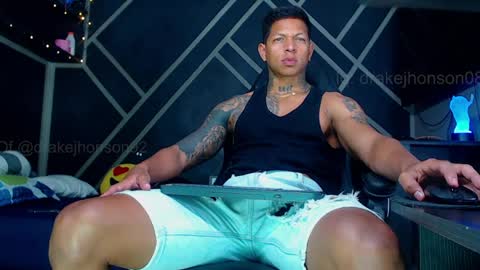 Snapshot of drake_jhonson08 chatting on 03/26/26, 04:07 Drake online show from 03/26/26, 04:07