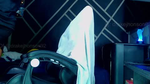 Snapshot of drake_jhonson08 chatting on 04/07/26, 04:13 Drake online show from 04/07/26, 04:13