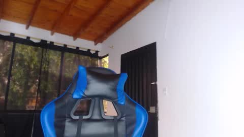 Snapshot of drake_nassir4 chatting on 02/15/26, 08:49 ---Drake--- online show from 02/15/26, 08:49