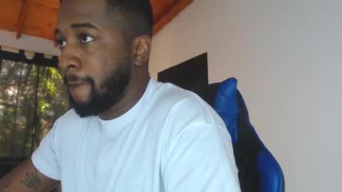 Snapshot of drake_nassir4 chatting on 02/17/26, 04:02 ---Drake--- online show from 02/17/26, 04:02