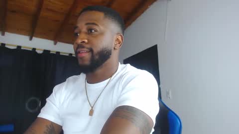 Snapshot of drake_nassir4 chatting on 02/19/26, 04:41 ---Drake--- online show from 02/19/26, 04:41