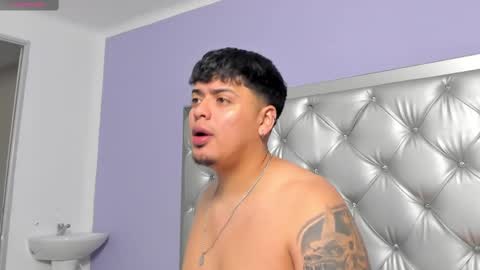 Snapshot of drakenn_ chatting on 10/18/25, 12:06 drakeeee online show from 10/18/25, 12:06