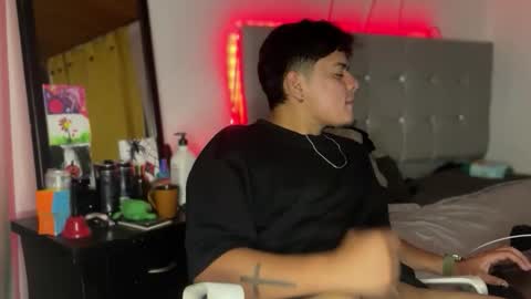 Snapshot of drakenn_ chatting on 03/03/26, 04:07 drakeeee online show from 03/03/26, 04:07