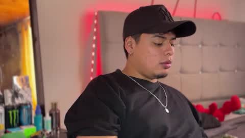 Snapshot of drakenn_ chatting on 03/15/26, 02:45 drakeeee online show from 03/15/26, 02:45