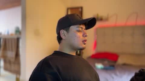 Snapshot of drakenn_ chatting on 03/16/26, 02:43 drakeeee online show from 03/16/26, 02:43