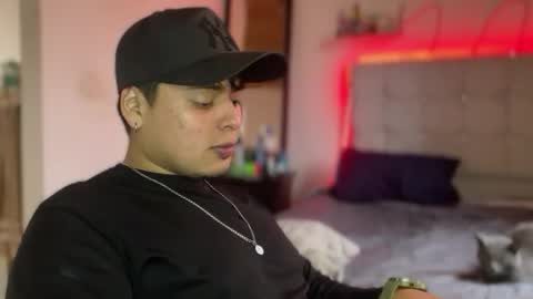 Snapshot of drakenn_ chatting on 03/18/26, 10:35 drakeeee online show from 03/18/26, 10:35