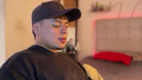 Snapshot of drakenn_ chatting on 03/26/26, 03:06 drakeeee online show from 03/26/26, 03:06