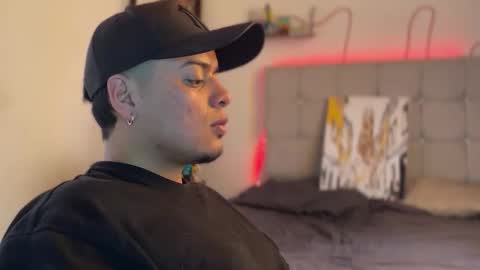 Snapshot of drakenn_ chatting on 04/16/26, 01:56 drakeeee online show from 04/16/26, 01:56