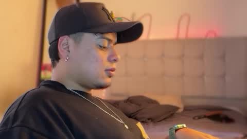 Snapshot of drakenn_ chatting on 04/23/26, 02:41 drakeeee online show from 04/23/26, 02:41