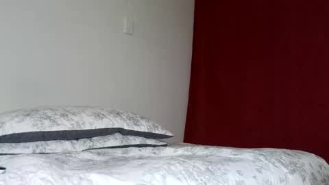 Snapshot of drakesonxx chatting on 04/22/26, 10:06 Andrs Independent Model online show from 04/22/26, 10:06