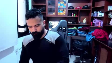 Snapshot of drako_argenti_ chatting on 12/30/24, 08:15 Drako online show from 12/30/24, 08:15