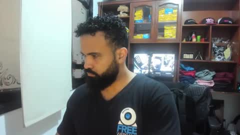 Snapshot of drako_argenti_ chatting on 02/20/25, 12:15 Drako online show from 02/20/25, 12:15