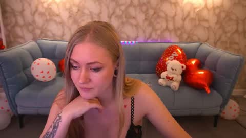 Lina online show from 02/15/26, 06:54