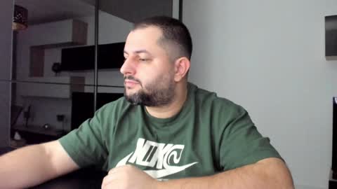 Snapshot of draven_a chatting on 01/15/25, 04:15 Draven A online show from 01/15/25, 04:15