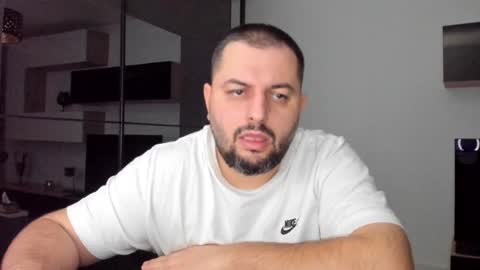 Snapshot of draven_a chatting on 01/15/25, 05:47 Draven A online show from 01/15/25, 05:47