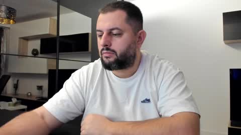 Snapshot of draven_a chatting on 01/29/25, 04:05 Draven A online show from 01/29/25, 04:05