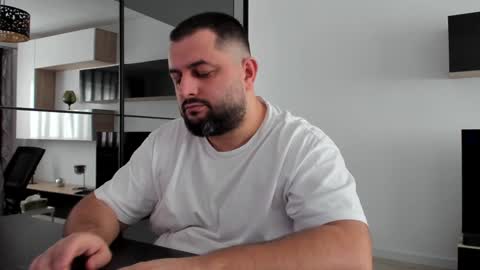 Snapshot of draven_a chatting on 02/06/25, 10:48 Draven A online show from 02/06/25, 10:48