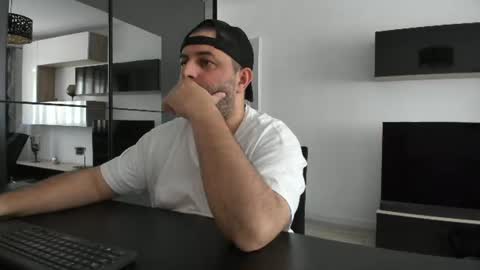 Snapshot of dravenpeak chatting on 06/19/26, 11:36 DravenPeak online show from 06/19/26, 11:36