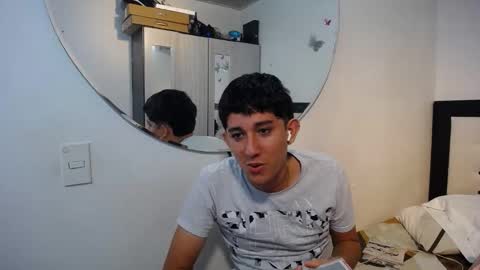 Snapshot of dravith_and_valery chatting on 11/18/25, 03:12 -- nicolle and jhon -- online show from 11/18/25, 03:12