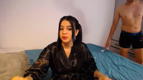 Snapshot of dravith_and_valery chatting on 03/17/26, 05:44 -- nicolle and jhon -- online show from 03/17/26, 05:44