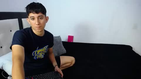 Snapshot of dravith_and_valery chatting on 04/27/26, 07:39 -- nicolle and jhon -- online show from 04/27/26, 07:39