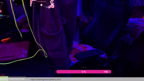 Snapshot of drawingcock chatting on 02/18/25, 06:15 drawingcock online show from 02/18/25, 06:15