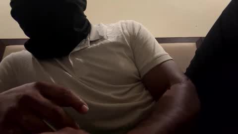 Snapshot of drbeeg chatting on 11/01/25, 01:02 drbeeg online show from 11/01/25, 01:02