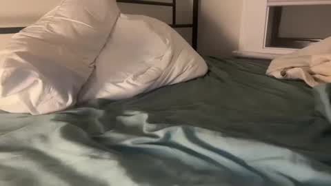 Snapshot of dre0000000 chatting on 10/20/25, 12:11 dre0000000 online show from 10/20/25, 12:11