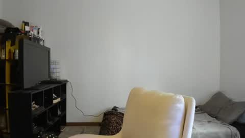 Snapshot of dreagentry chatting on 09/12/25, 03:23 Your Majesty online show from 09/12/25, 03:23