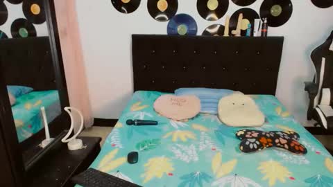 Snapshot of dream__girls69944 chatting on 03/12/26, 08:53 sharon online show from 03/12/26, 08:53