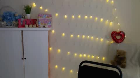 Mari online show from 09/19/25, 07:32