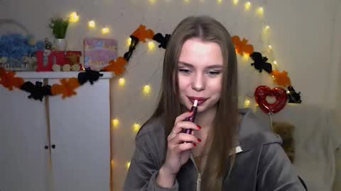 Mari online show from 10/15/25, 06:13