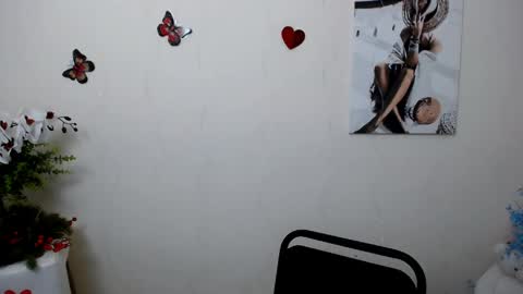 Snapshot of dream_mari chatting on 06/06/26, 07:57 Mari online show from 06/06/26, 07:57