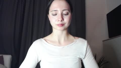 Nicole online show from 11/28/25, 03:04