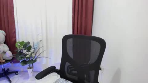 Snapshot of dream_onmexxx chatting on 09/18/25, 12:18 dream_onmexxx online show from 09/18/25, 12:18