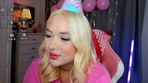 Snapshot of dreamaise chatting on 05/24/26, 01:49 Mary pvt open use pink and blue app lovense online show from 05/24/26, 01:49